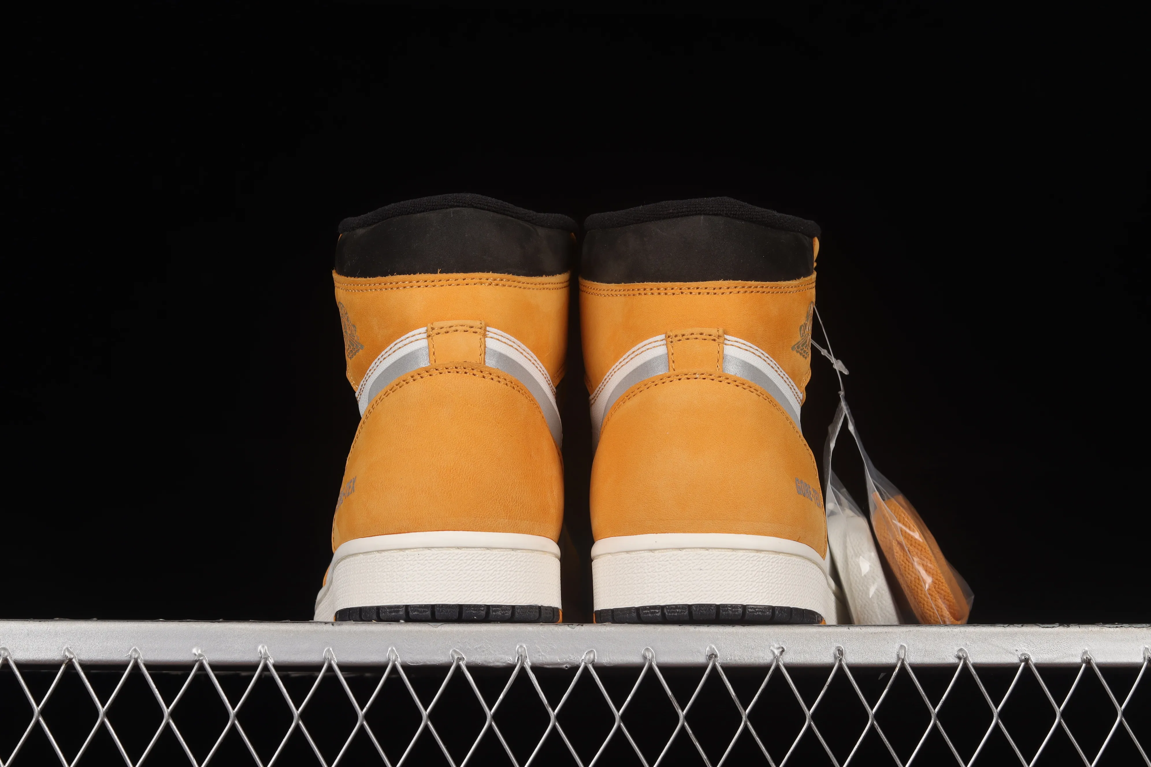 All categories Air Jordan Jordan series basketball shoes Air Jordan 1 High Air Jordan 1 High Retro AJ1 Joe 1 black and white 3M reflective high-top basketball shoes DB2889-700